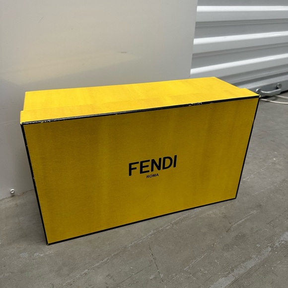 Fendi Vibrant Yellow shoes  Box - Picture 1 of 7